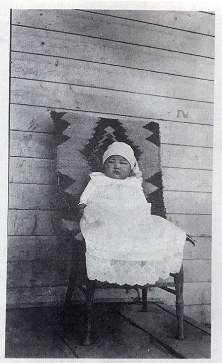 Image of an infant from the Uyeda family, early 20th c (Miruyama/Uyeda photo album)