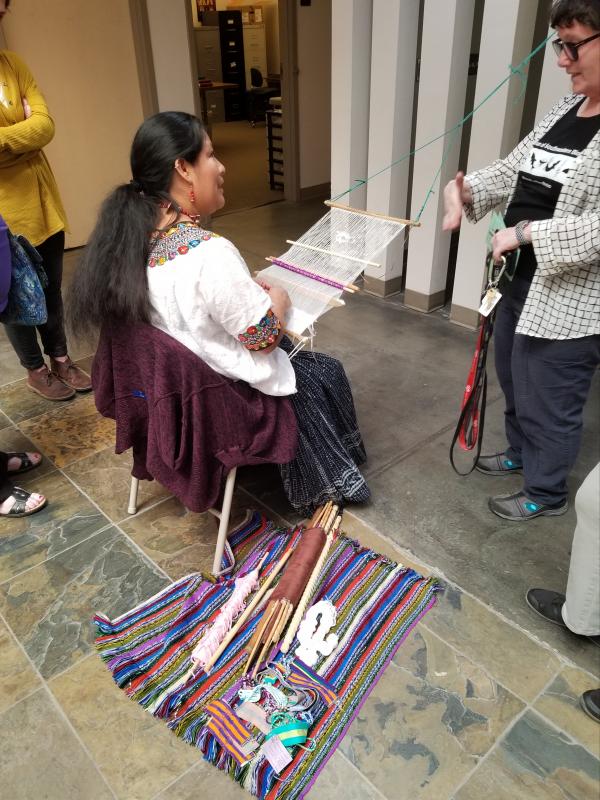 Concepción Poou Coy Tharin demonstrated the pikbil style of backstrap weaving