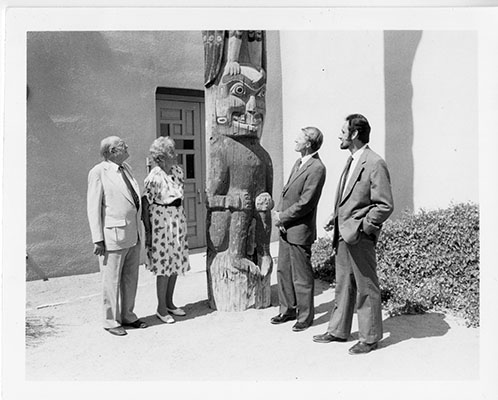 Frank and Brownie HIbben, UNM President Gerald May and Maxwell Director Garth Bawden